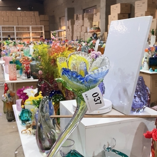 琉璃花瓶高50厘米宽9厘米