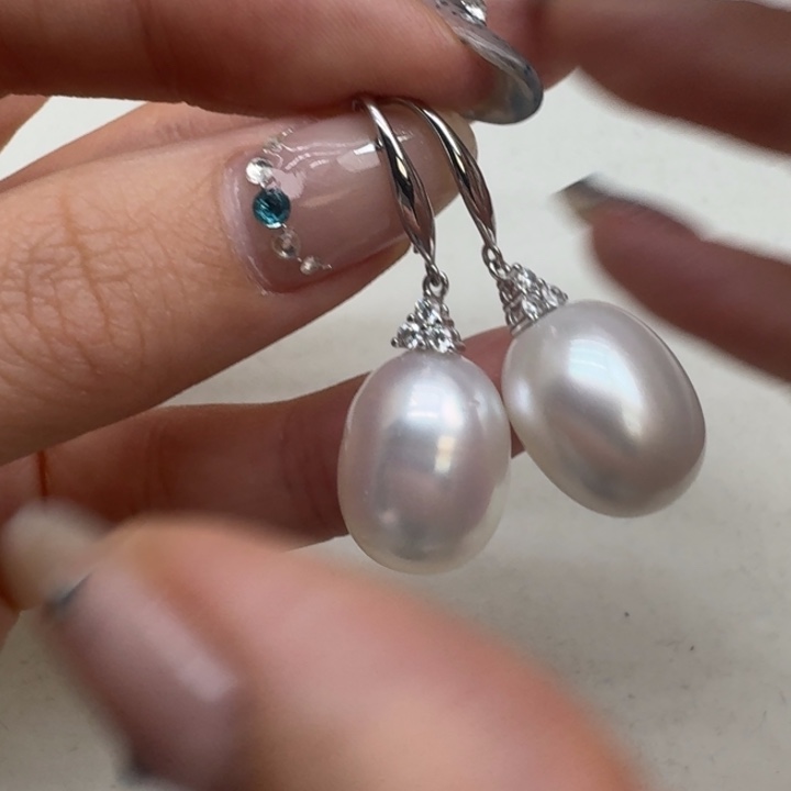 未镶嵌海水珍珠耳饰