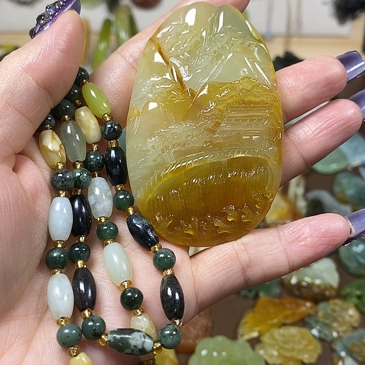 蛇纹石玉吊坠未镶嵌