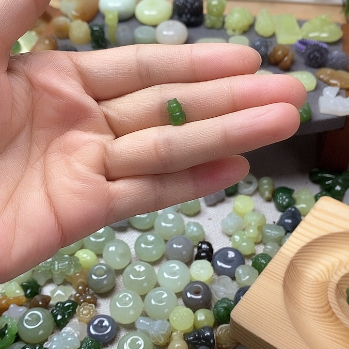 未镶嵌和田玉挂件?