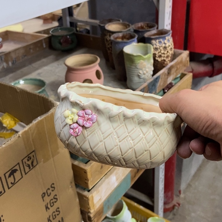 花盆单场满9.9发货14*9.5*6.5瑕疵