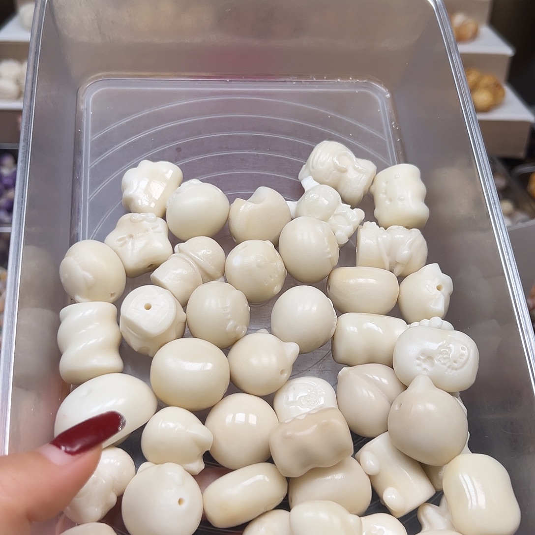 菩提根/象牙果手串瑕疵白混49颗有裂不售后