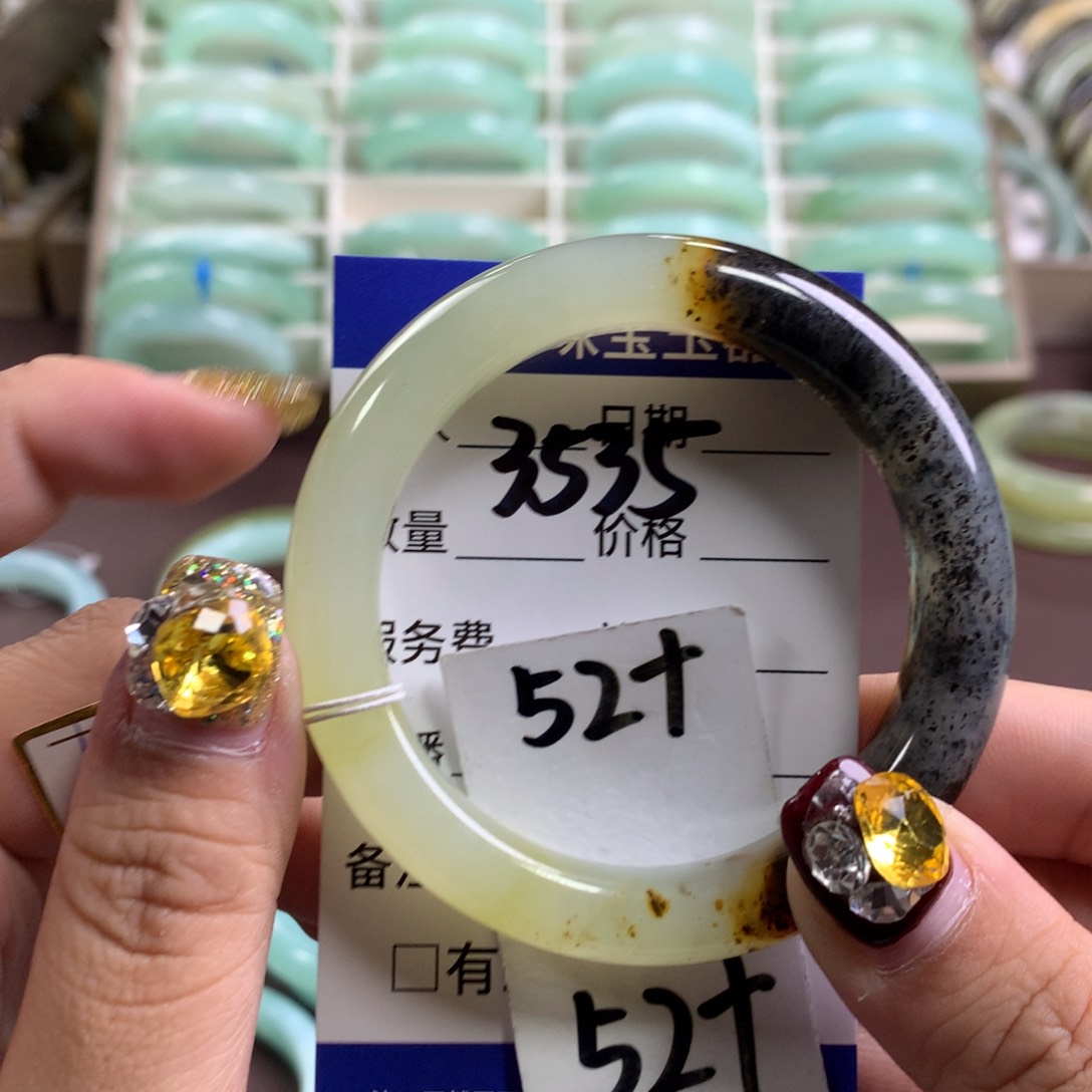 蛇纹石玉手镯未镶嵌3535