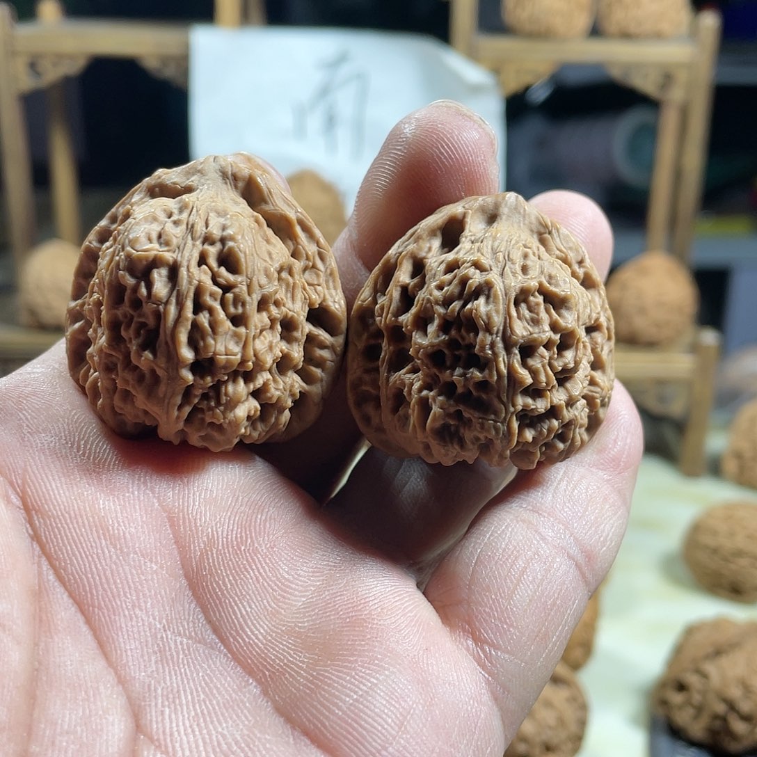 桃核吊坠啤*文玩核桃南将石