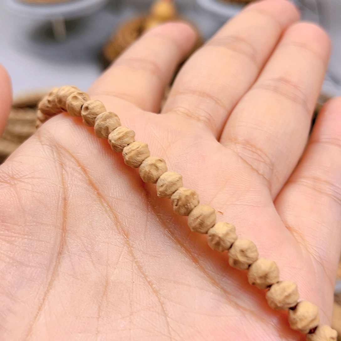 柏香籽/百香籽吊坠芜****华