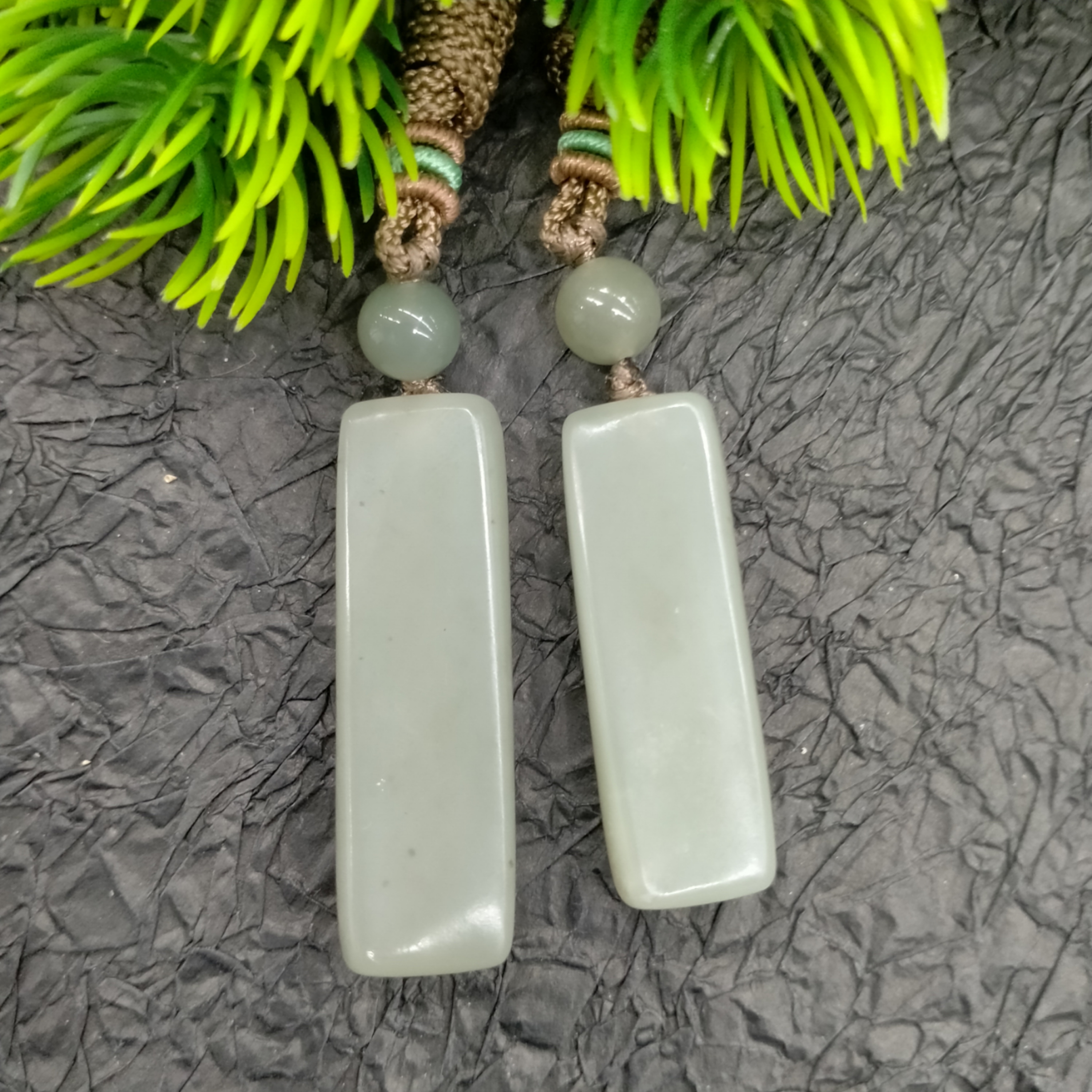 新疆和田玉且末料青白玉挂件 多样性发其一