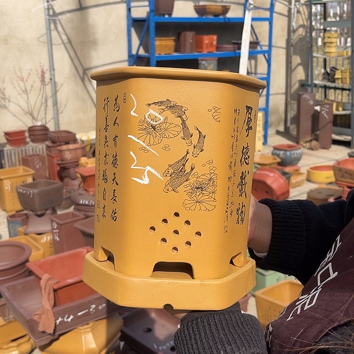 紫砂花盆紫色的小