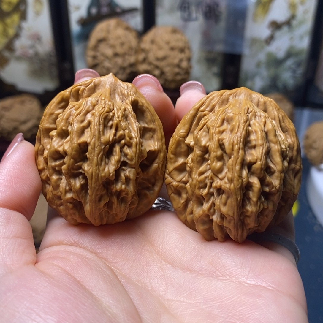 文玩核桃吊坠虎头全品38尺02