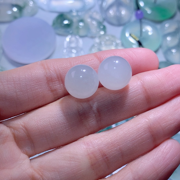 翡翠颈饰未镶嵌一对