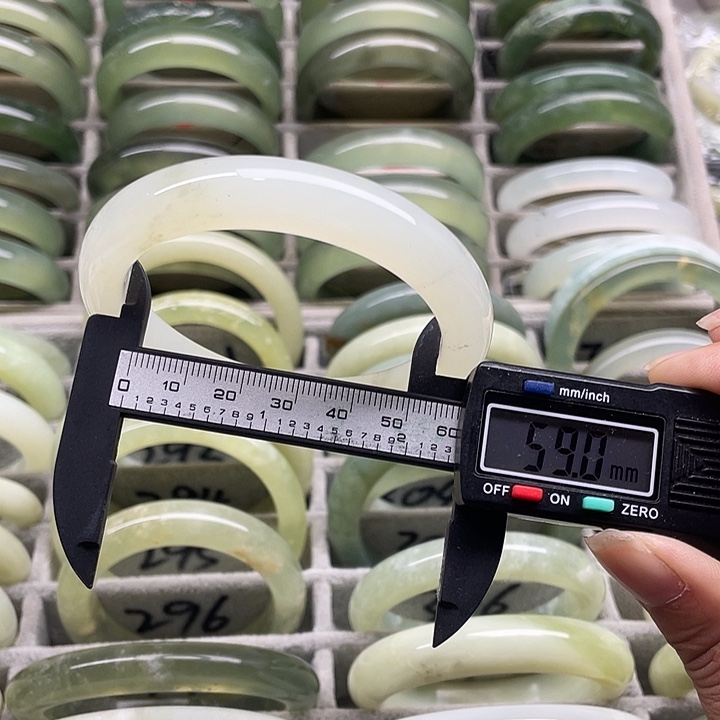 未镶嵌蛇纹石玉手镯290
