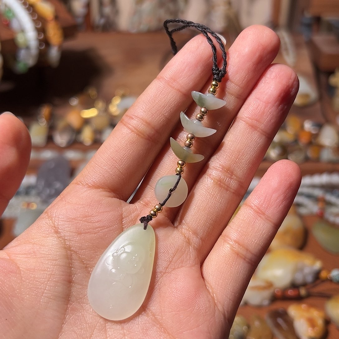 和田玉颈饰未镶嵌