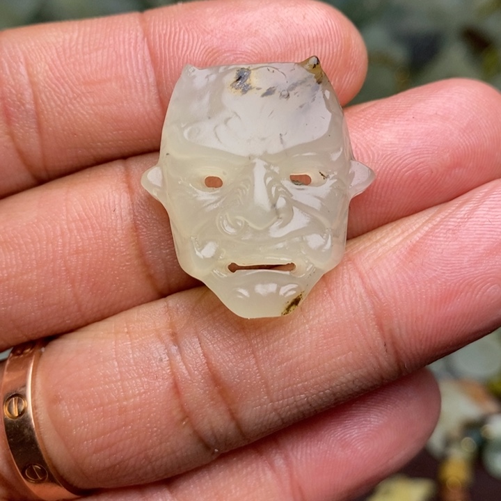 蛇纹石玉颈饰合金69