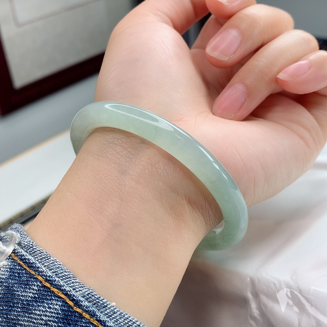 翡翠手镯未镶嵌1号