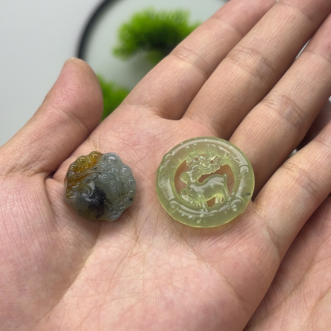 蛇纹石玉颈饰未镶嵌