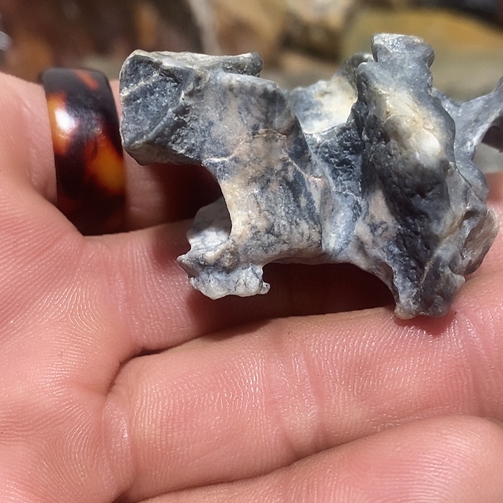 悍***马原石雕刻工艺品手把件