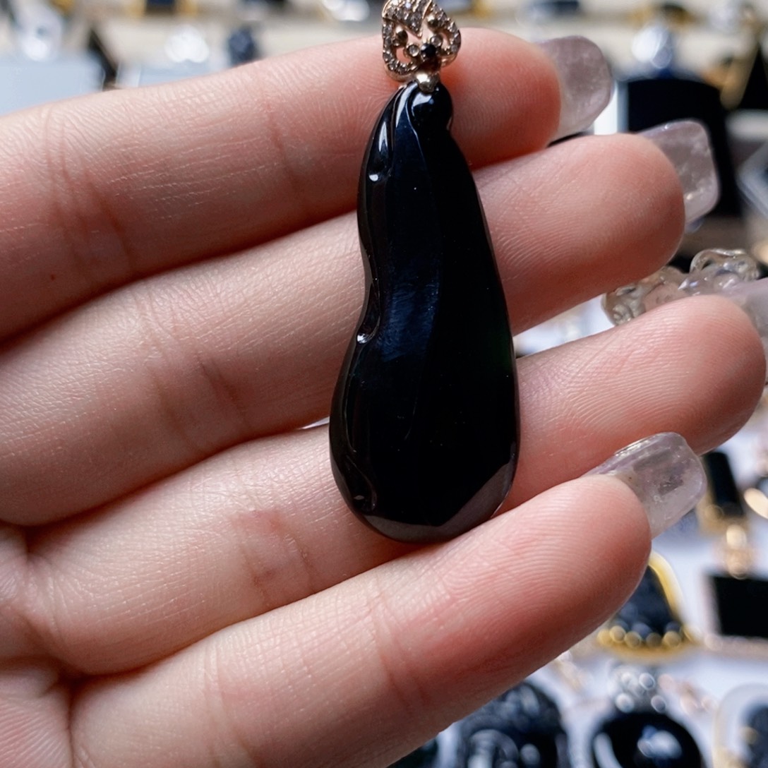 定制翡翠18K金镶嵌M****M墨翠