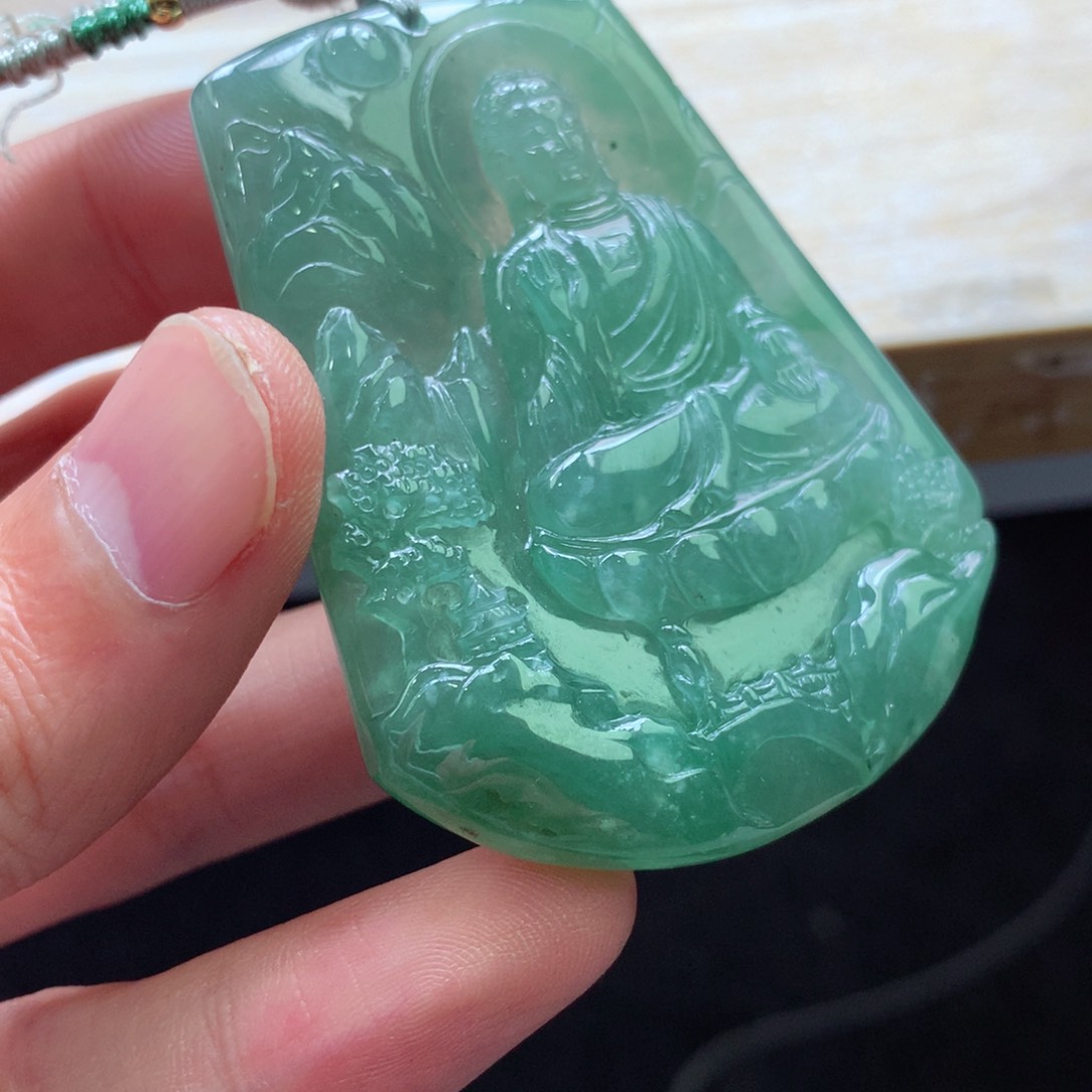 翡翠颈饰未镶嵌吊坠