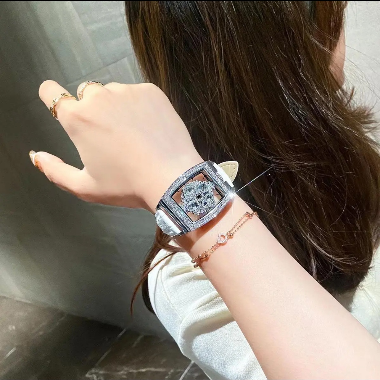 YL056-奢品汇定制扑克女神满钻手表时来运转腕表5828