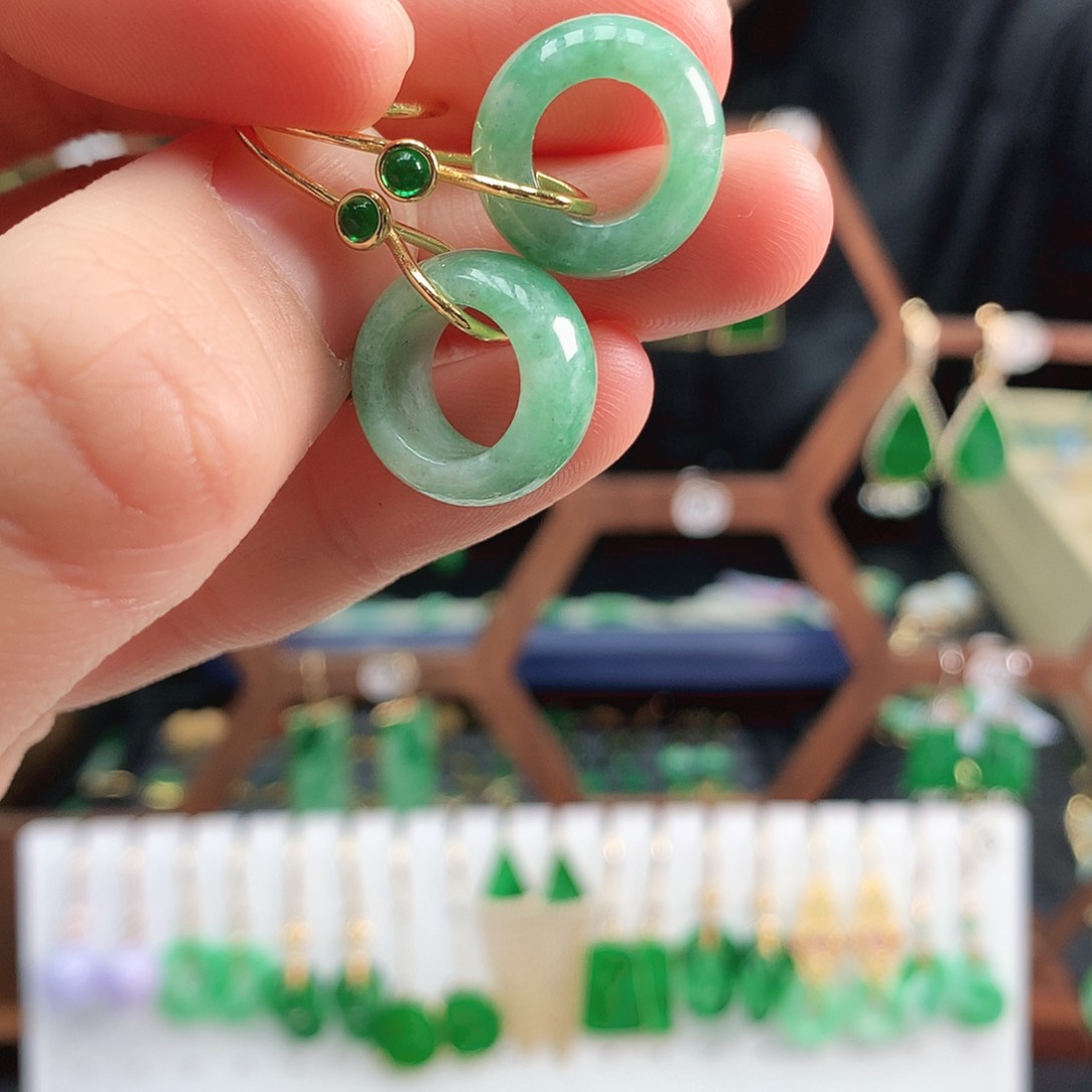 翡翠耳饰18K金镶嵌耳饰