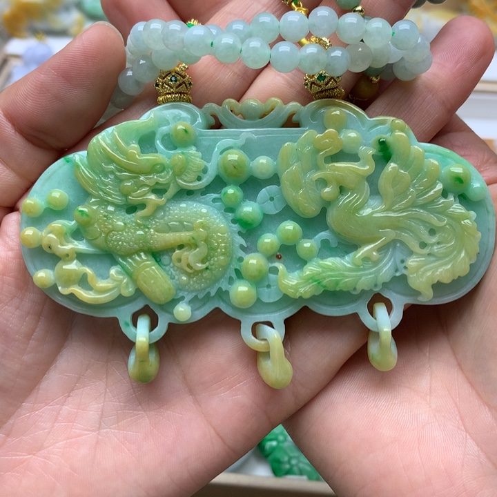 翡翠颈饰未镶嵌翡翠