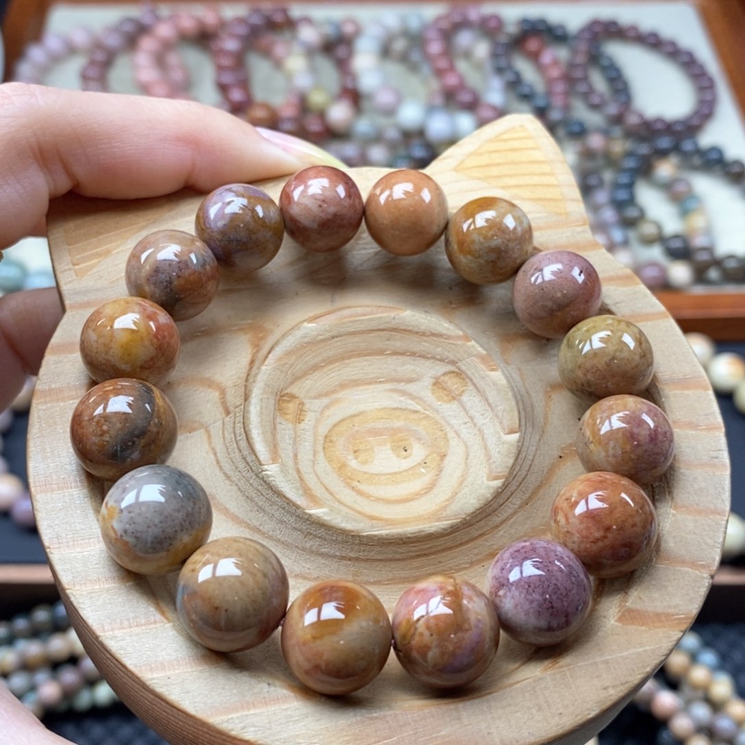 石英质玉手链未镶嵌擒****?