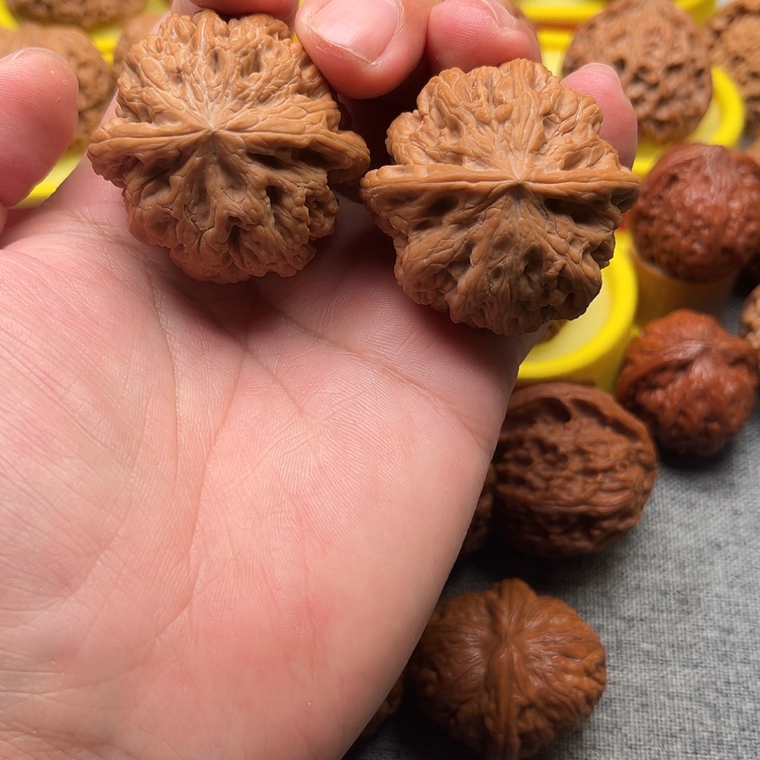 猴头核桃吊坠粗筋