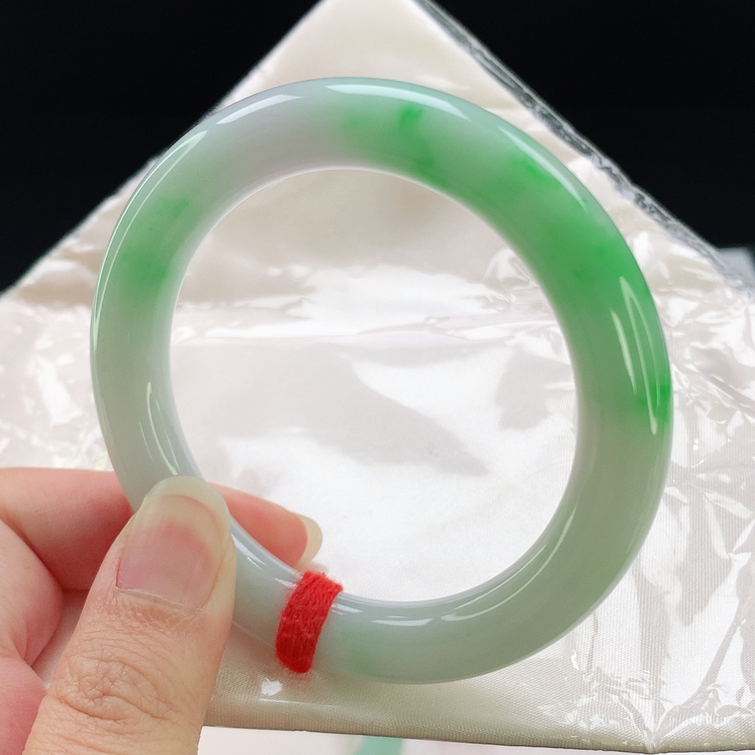翡翠手镯未镶嵌54+圈5135