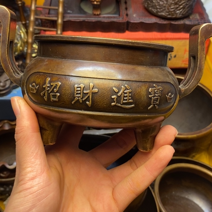 铜器摆件做工精良