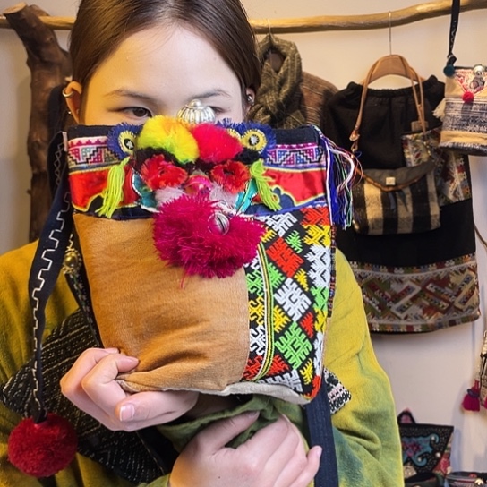 织绣手工制作包包