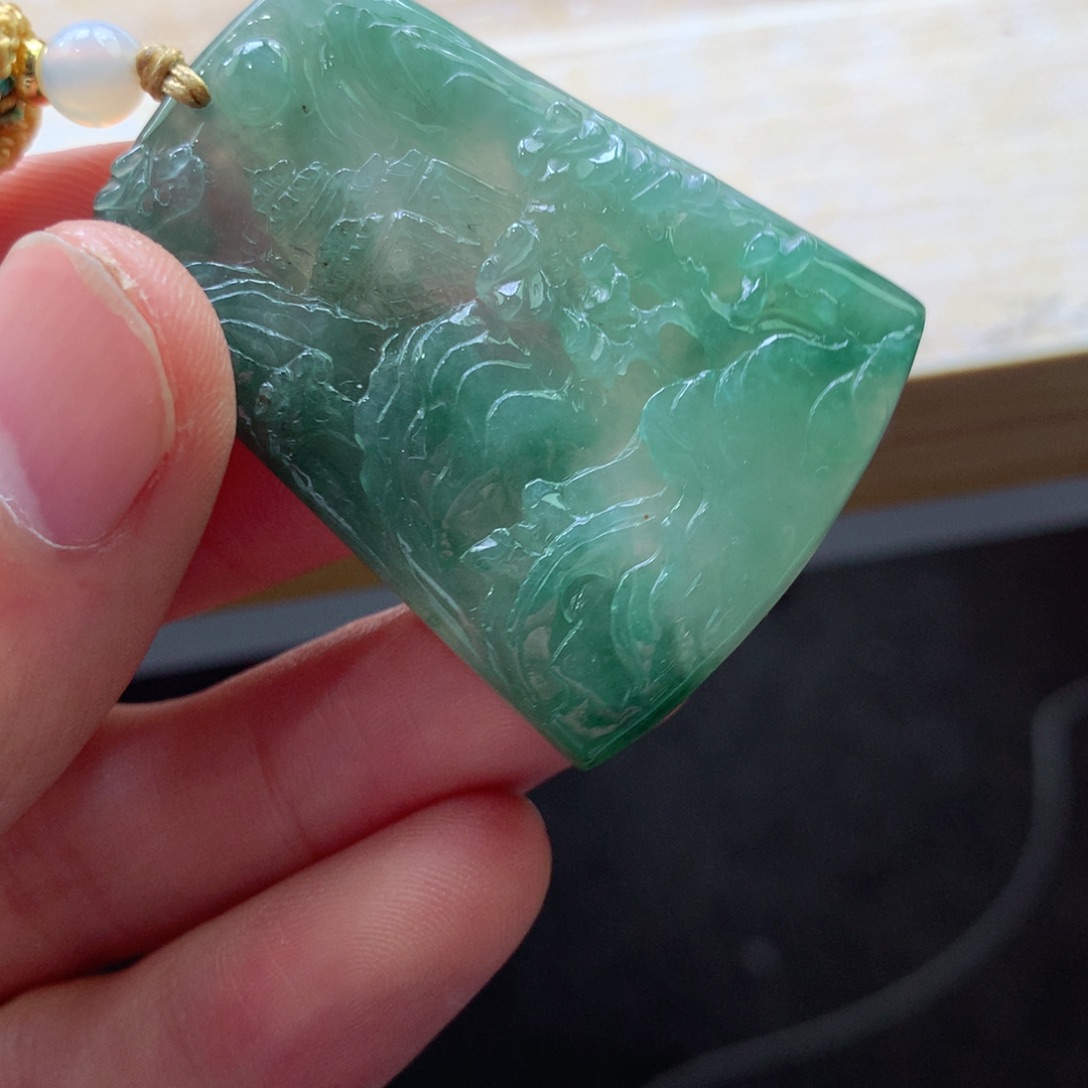 翡翠颈饰未镶嵌吊坠