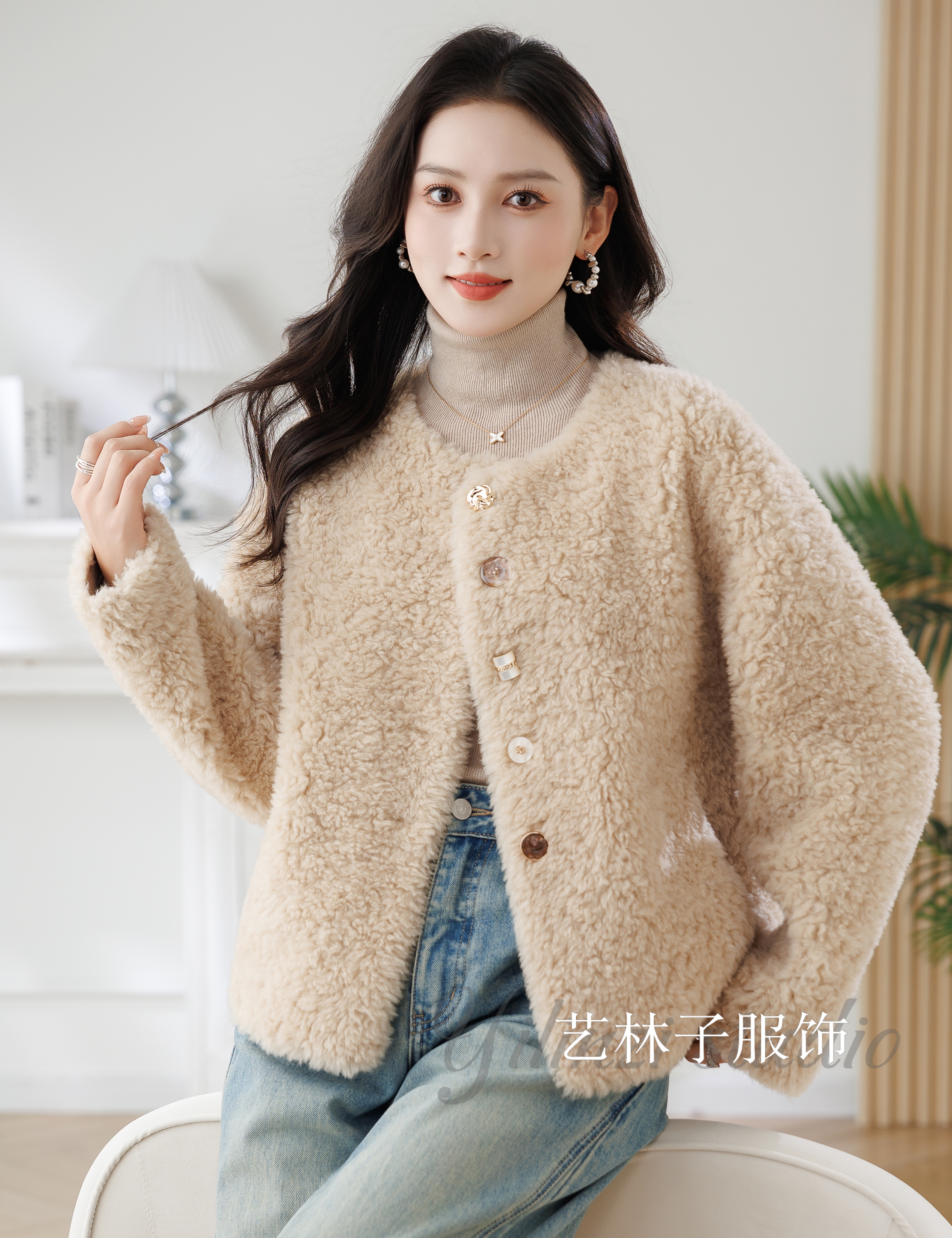 2025新款 圆领纯羊毛外套女短款时尚百搭秋冬气质羊毛一体加厚