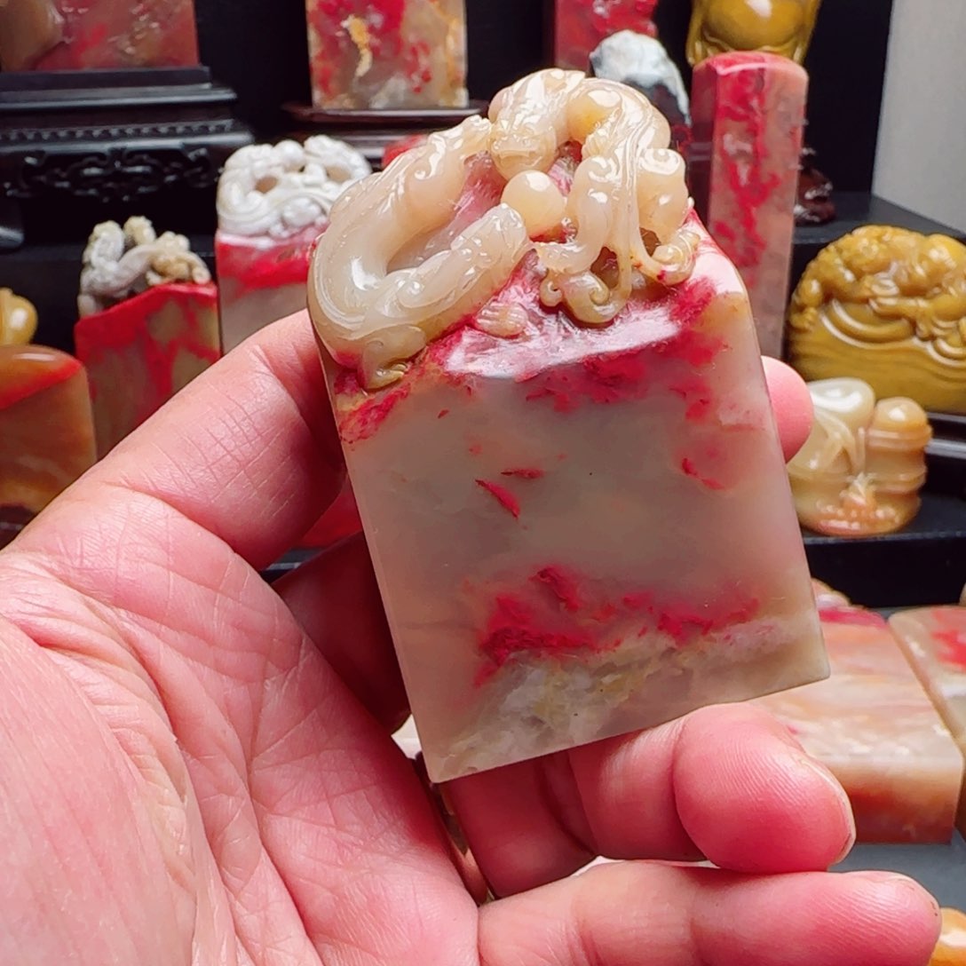 昌化石?*佶昌化鸡血石