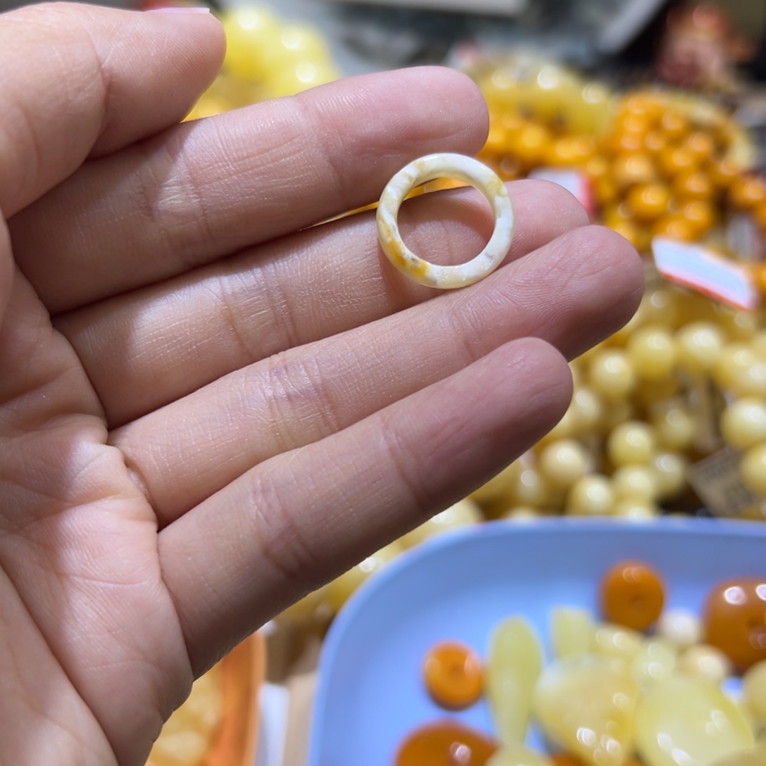 琥珀珠宝奇石未镶嵌