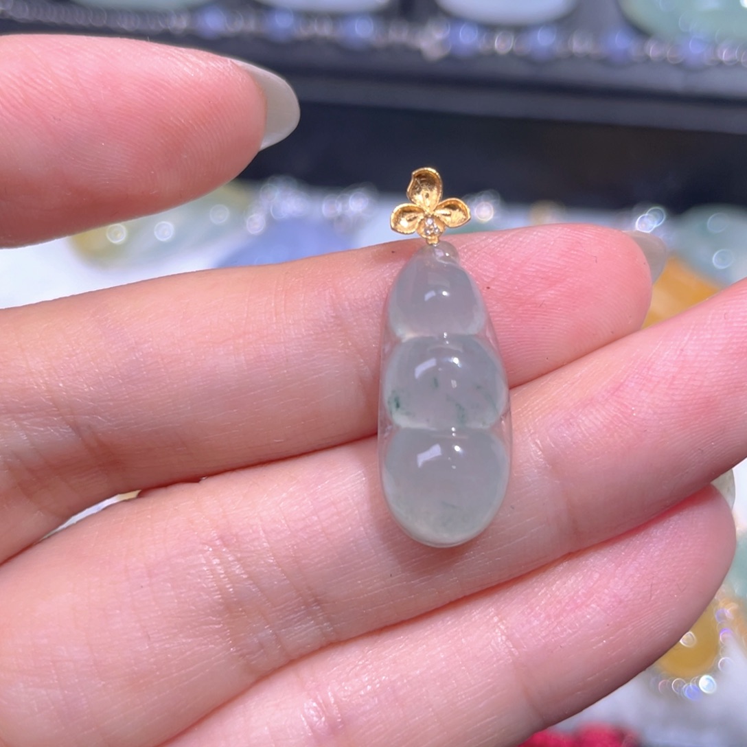 颈饰18K金镶嵌翡翠翡翠