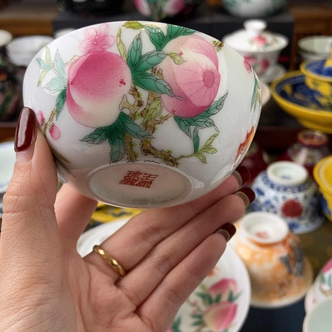 陶瓷艺术家的作品是一种