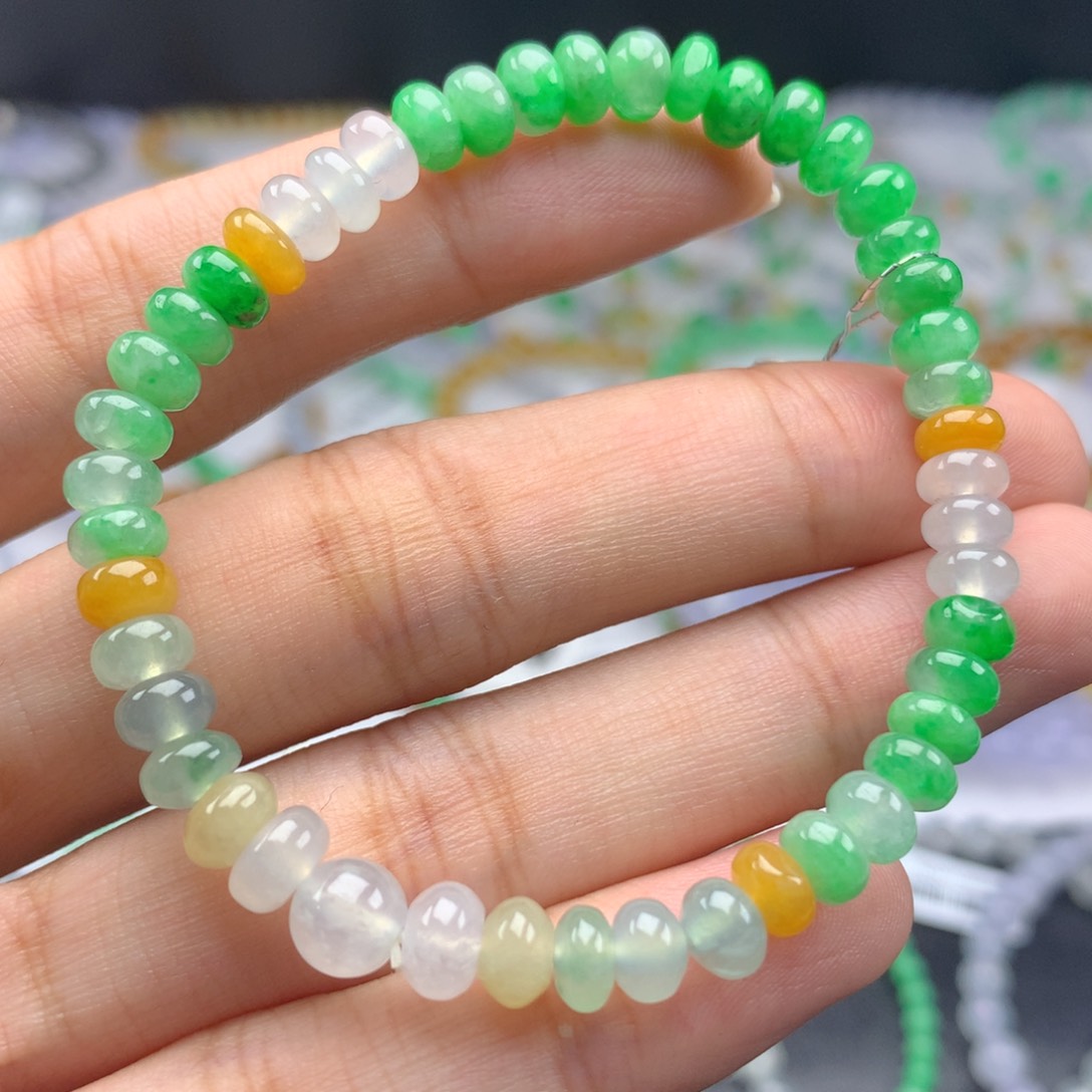 未镶嵌翡翠手链卡