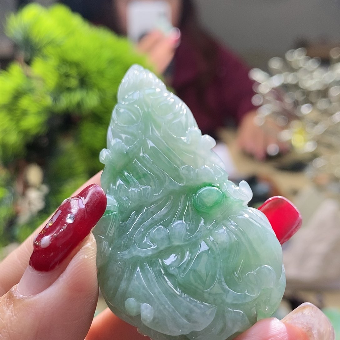 【闪购商品】翡翠颈饰未镶嵌菜