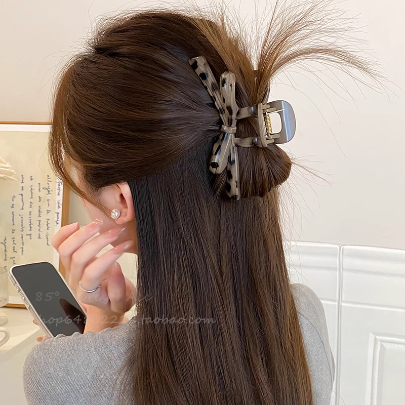 蝴蝶结绳结豹纹发夹女2025年新款爆款夏季百搭气质高级感鲨鱼夹子