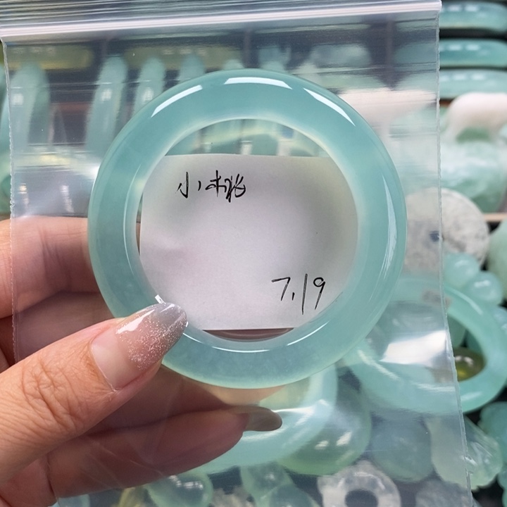 蛇纹石玉未镶嵌手镯小****）