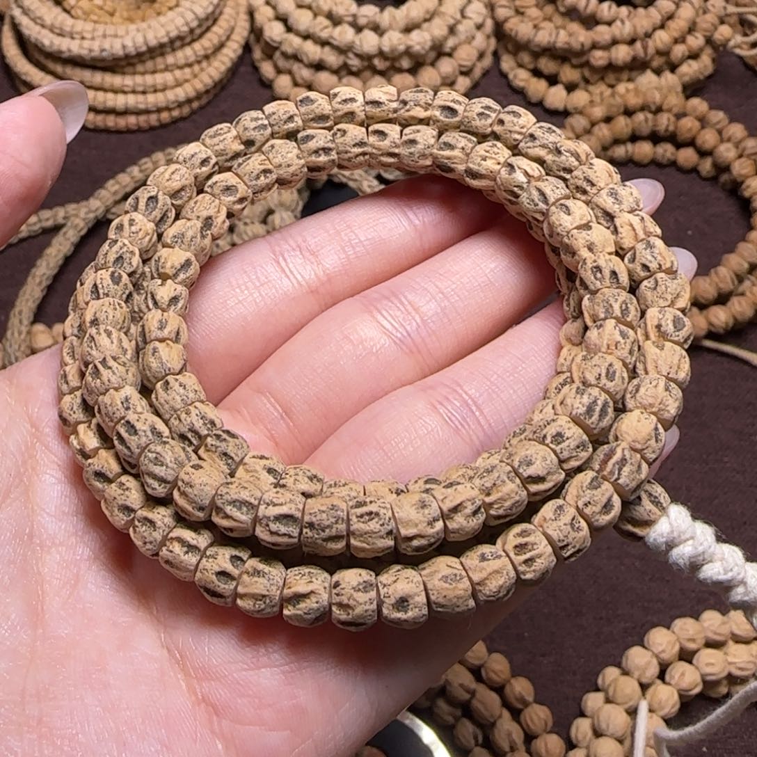 柏香籽/百香籽吊坠V****✃