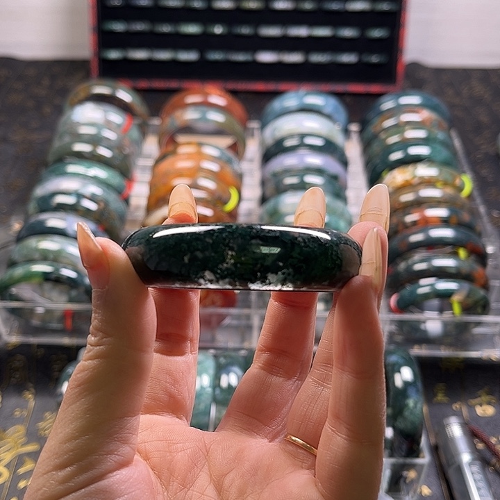 玛瑙/玉髓未镶嵌手镯