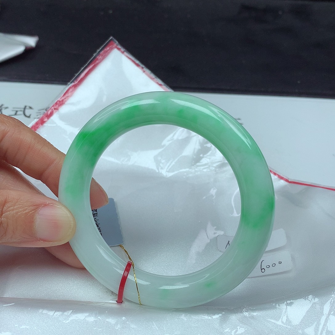 翡翠手镯未镶嵌57圈3951