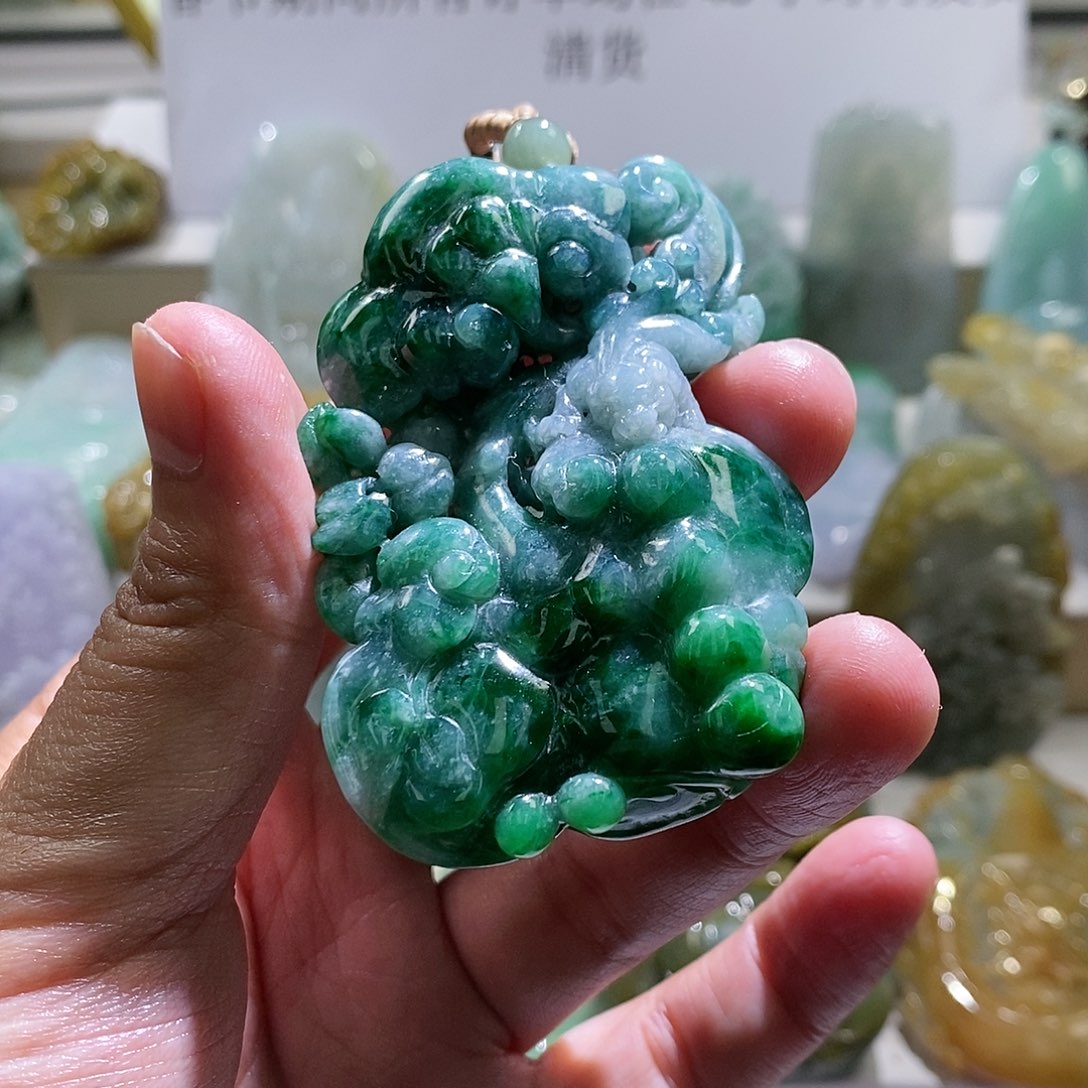 【闪购商品】翡翠颈饰未镶嵌如意