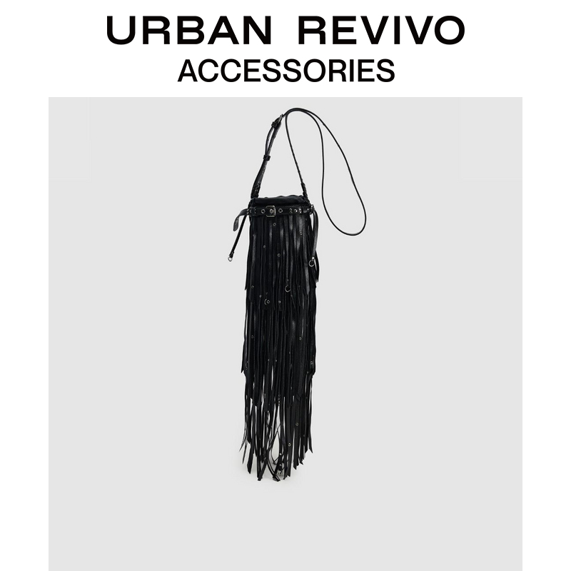 URBAN REVIVO2025夏季新款女波嬉风撞钉流苏斜挎包UAYB50089