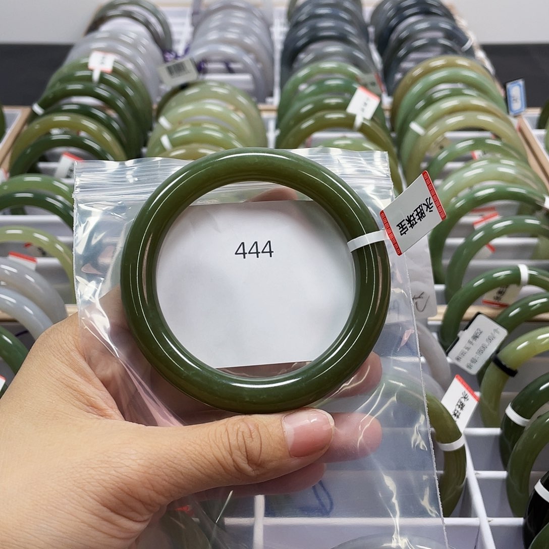 和田玉（糖玉）手镯未镶嵌444圈口59.5