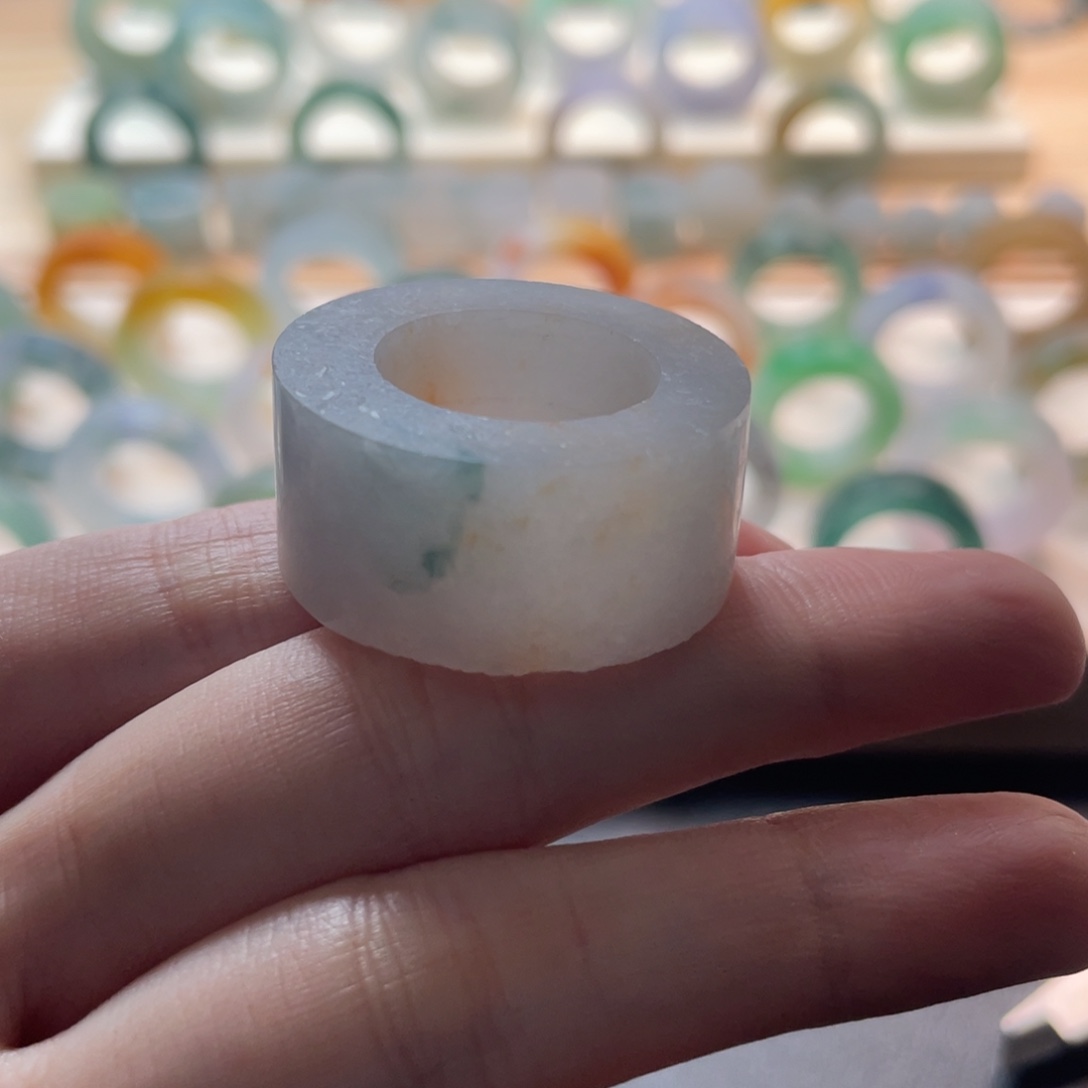 定制翡翠未镶嵌戒指