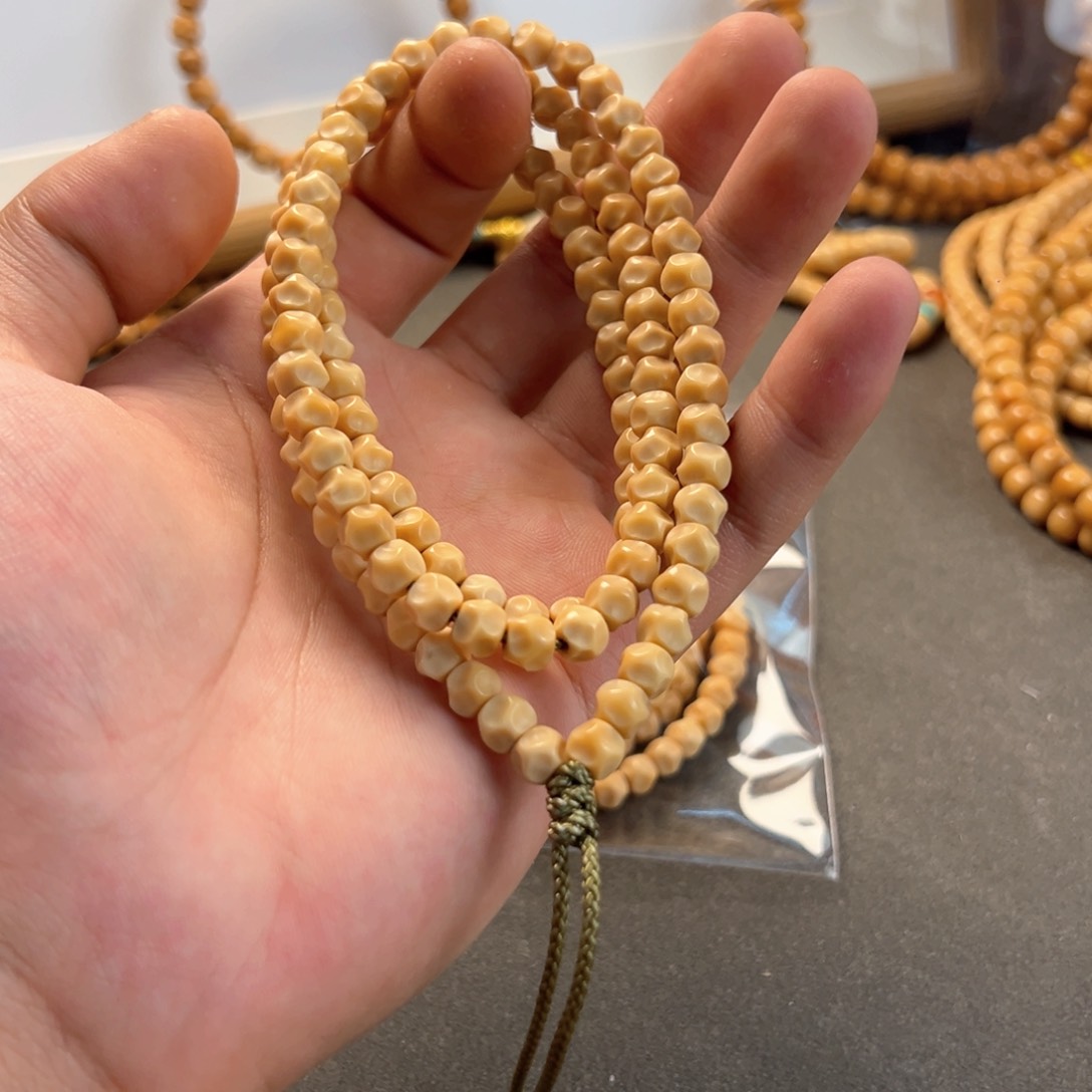 菩提根/象牙果吊坠奥利龙