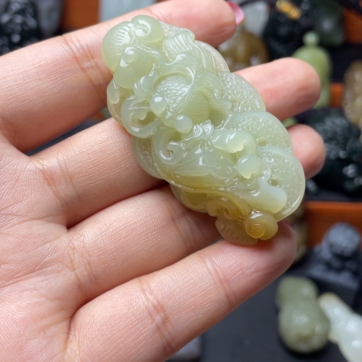 风***9和田玉未镶嵌挂件