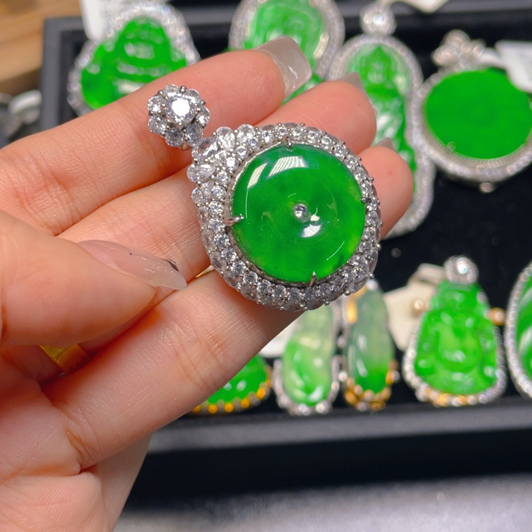 翡翠未镶嵌吊坠(不含链)