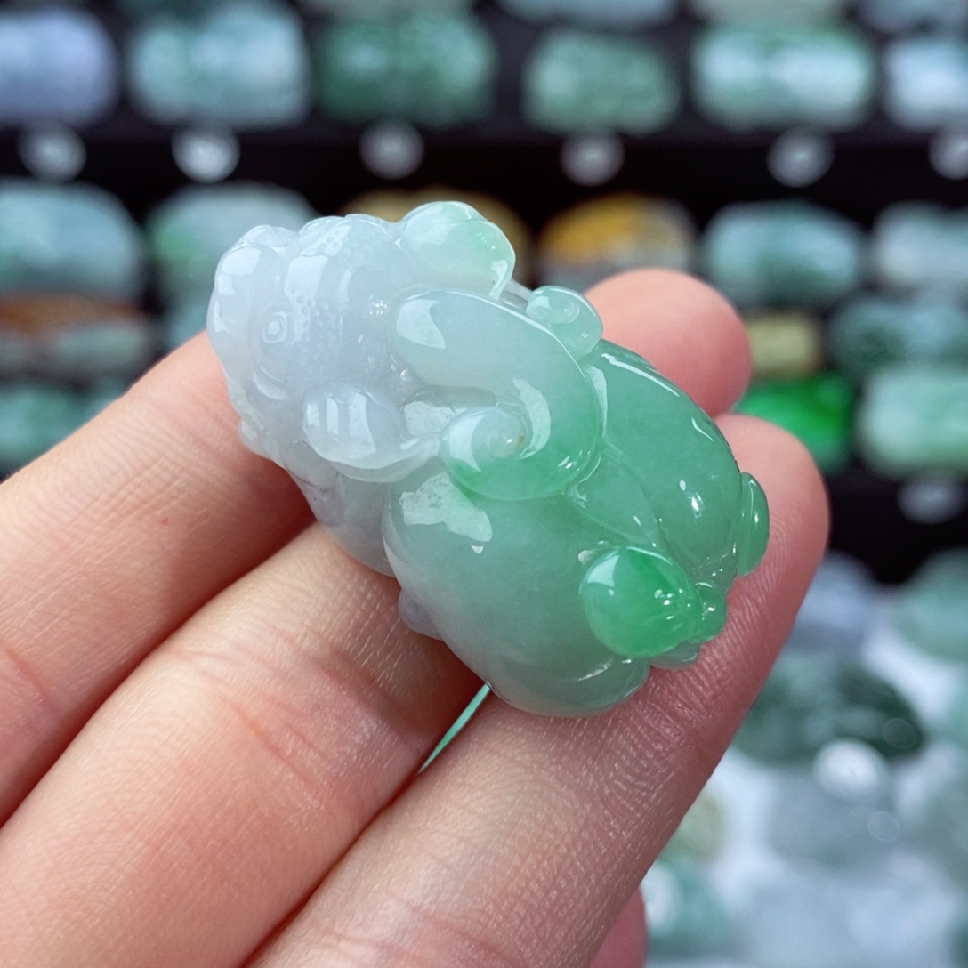 翡翠颈饰未镶嵌天然